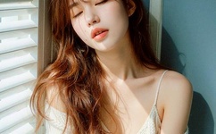 朋友人妻翘臀迎接我粗大撞击